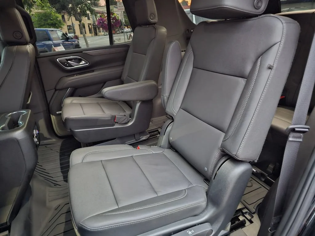 Used 2023 Black Chevrolet Z71 image 20