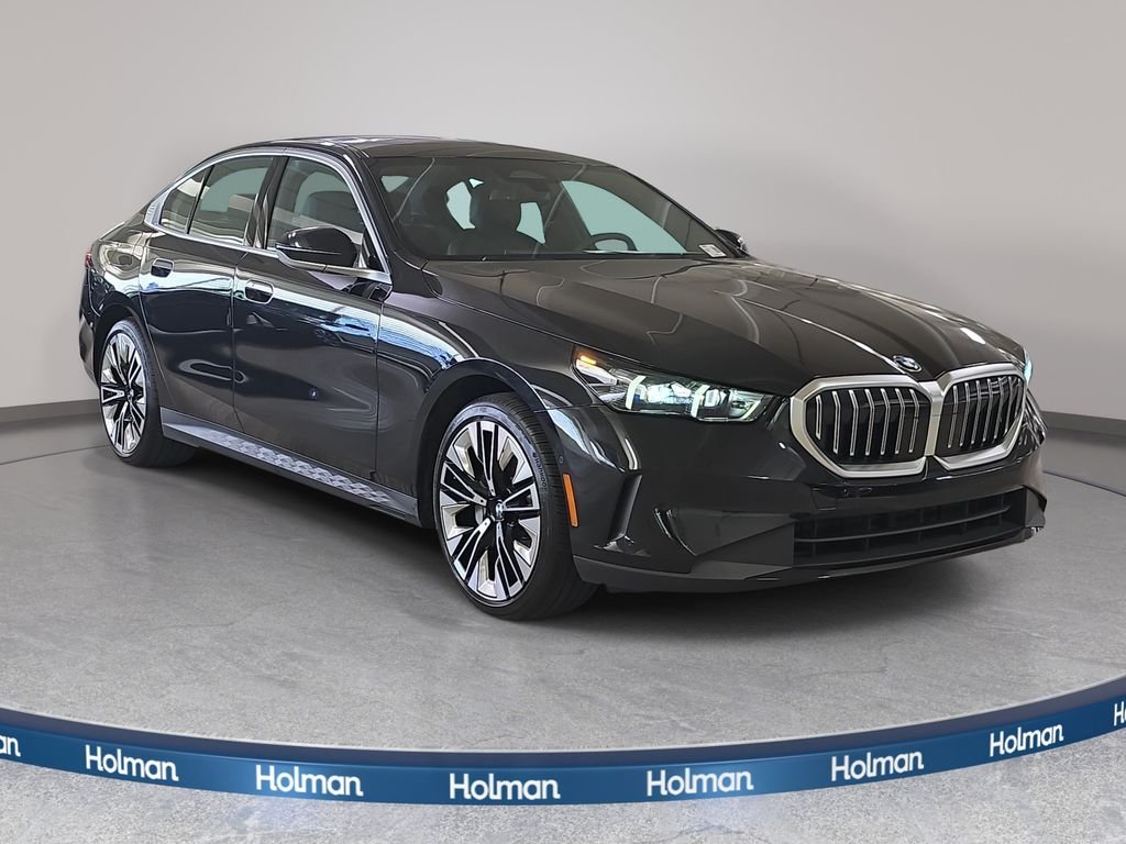 Used 2026 Black Sapphire Metallic BMW 530i image 4