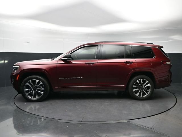 Used 2022 Velvet Jeep Overland image 8
