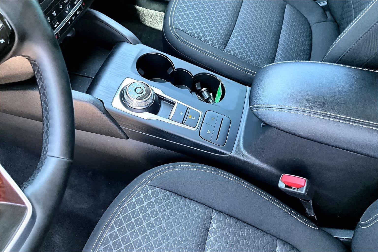Used 2024 Vapor Blue Metallic Ford Active image 17