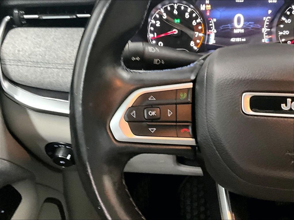 Used 2022 Bright White Clearcoat Jeep Latitude image 23