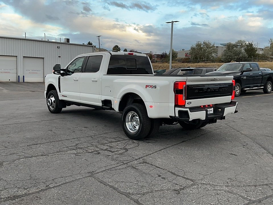 New 2027 Star White Metallic Tri-Coat Ford F-350® Platinum® image 3