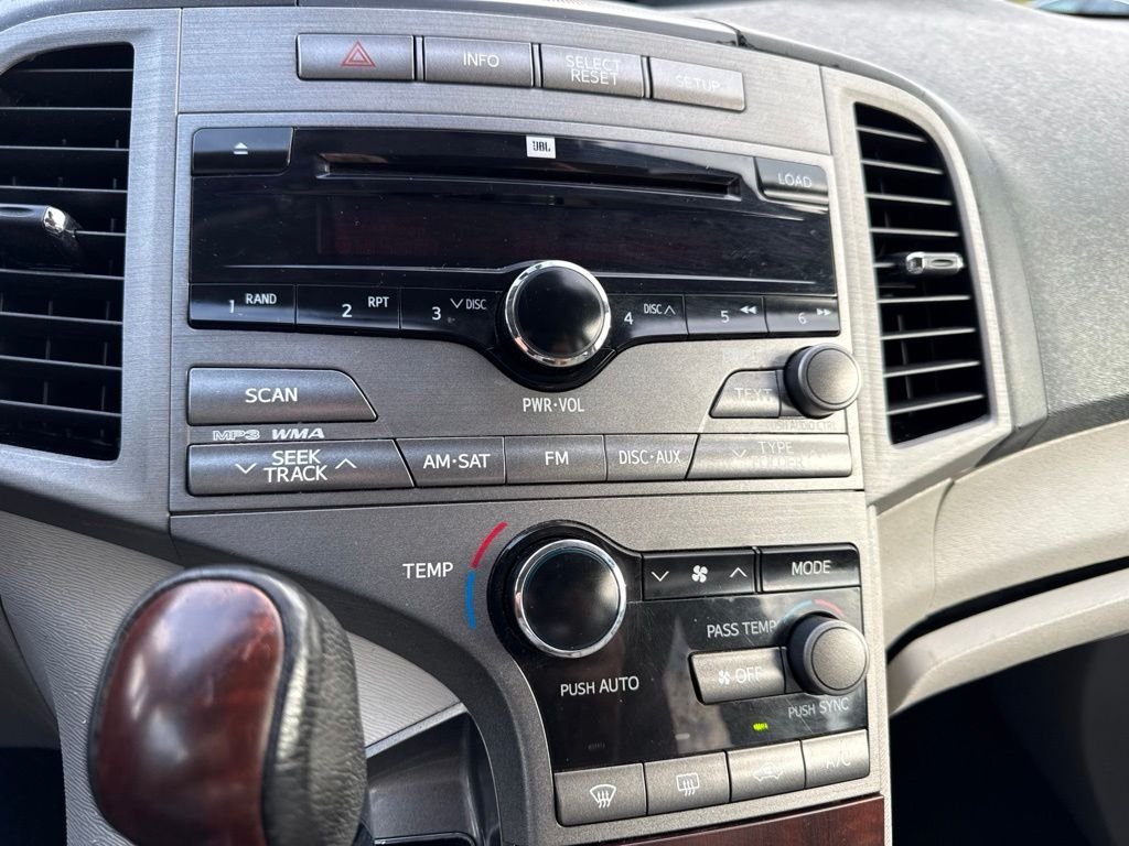Used 2009 Silver Toyota Base image 18