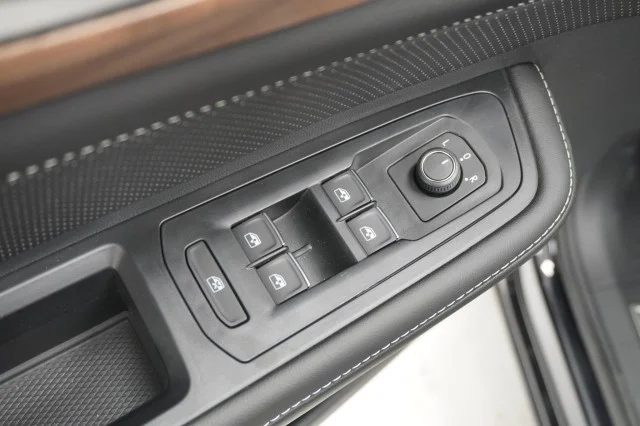 2026 Volkswagen Atlas SE w/Tech - Photo 14