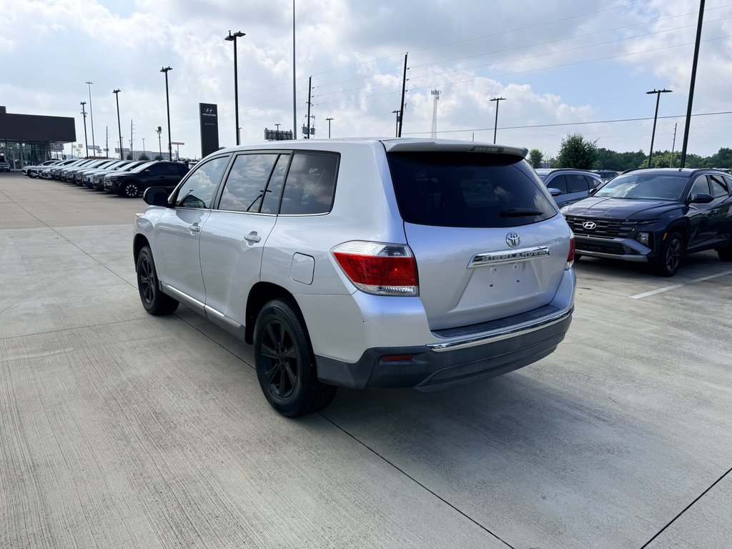 Used 2013 Classic Silver Metallic Toyota  image 7
