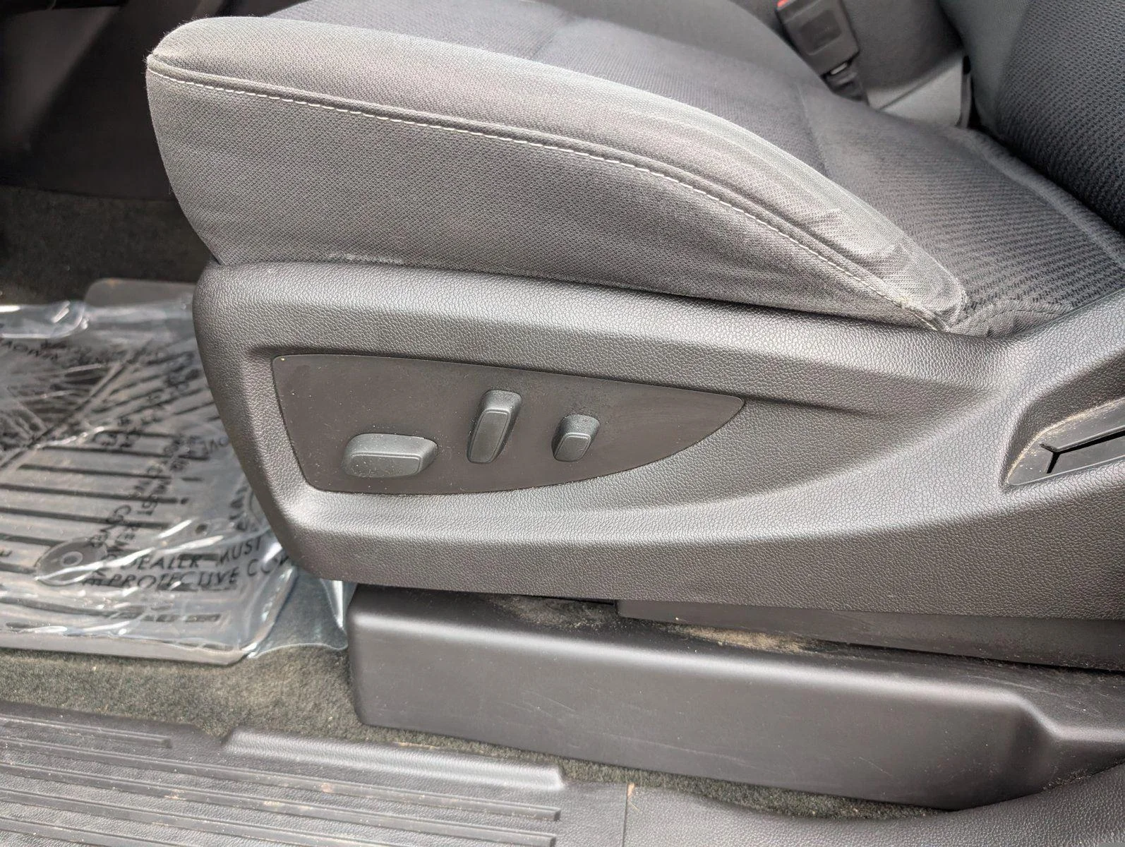 Used 2016 TUNGSTEN METALLIC Chevrolet LT image 14