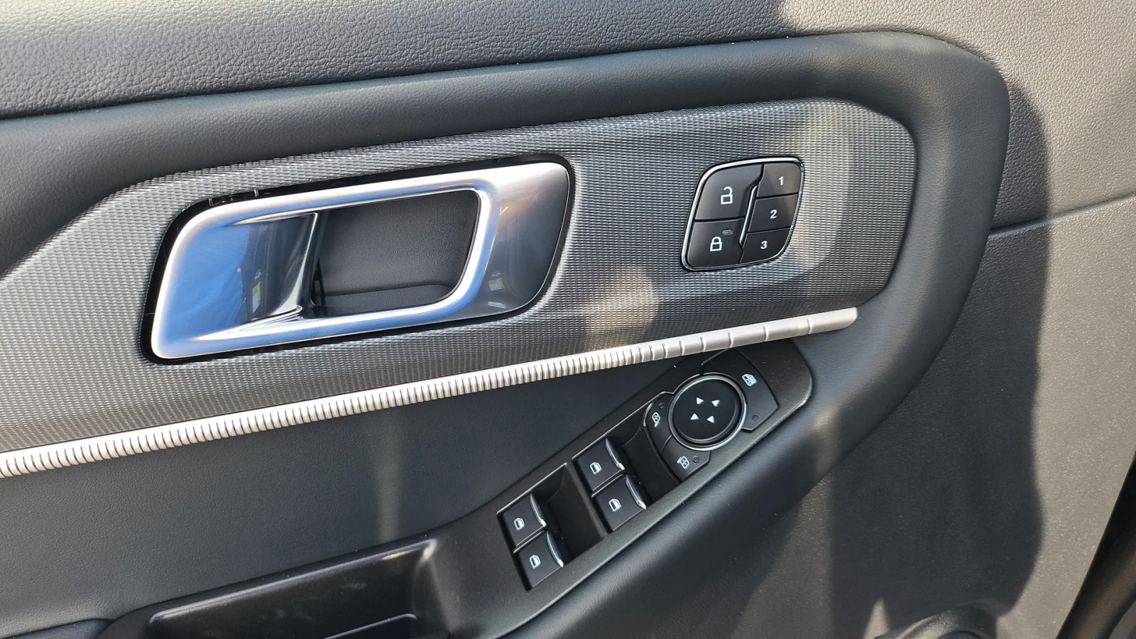 New 2026 Agate Black Metallic Ford ST-Line image 6