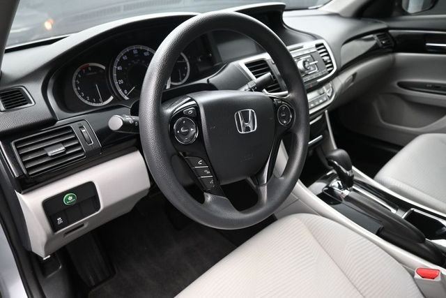 Used 2017 Lunar Silver Metallic Honda LX image 18