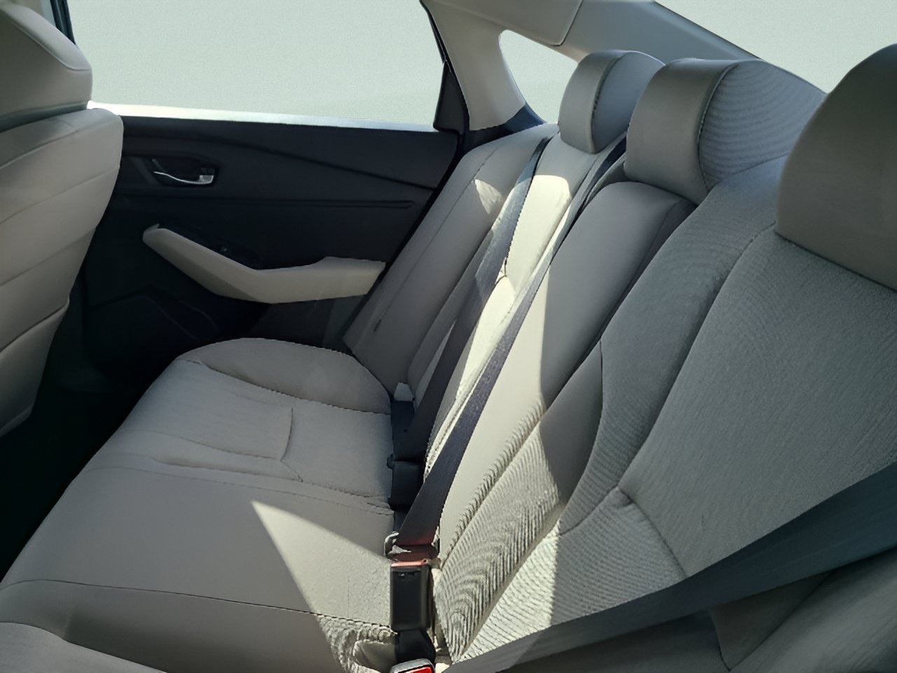 New 2026 Platinum White Pearl Honda LX image 13