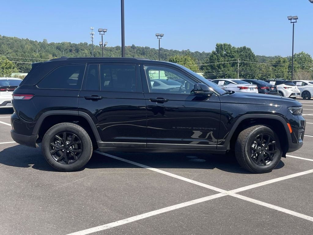 Used 2025 Black Jeep Altitude image 2