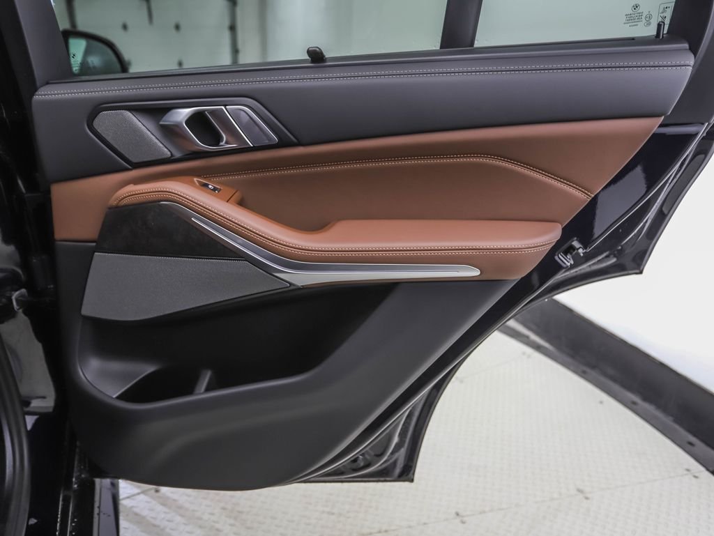 New 2026 Carbon Black Metallic BMW xDrive40i image 25