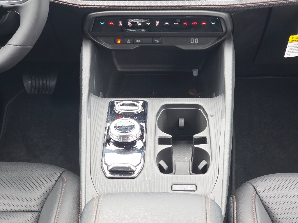 Used 2026 Diamond Black Crystal Pearl Coat Jeep Limited image 25