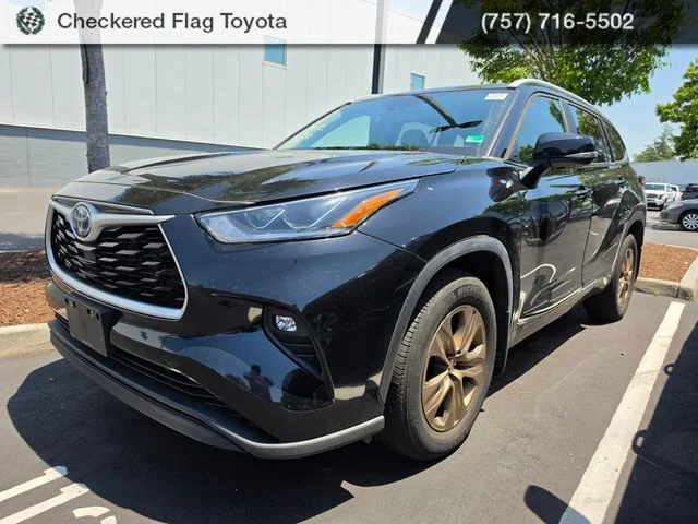 2023 Toyota Highlander Hybrid Bronze Edition AWD's photo