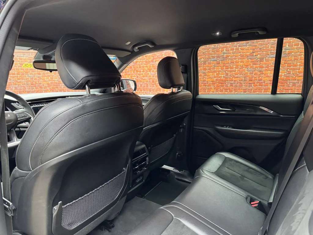 Used 2023 Diamond Black Jeep Altitude X image 24
