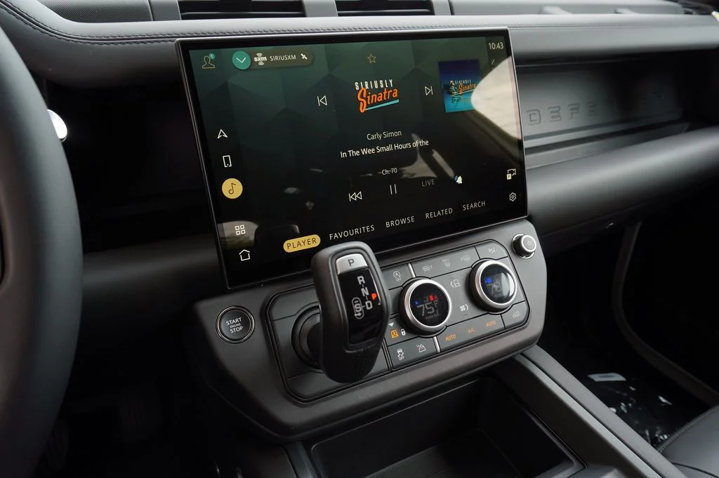 New 2026 Fuji White Land Rover X-Dynamic SE image 19
