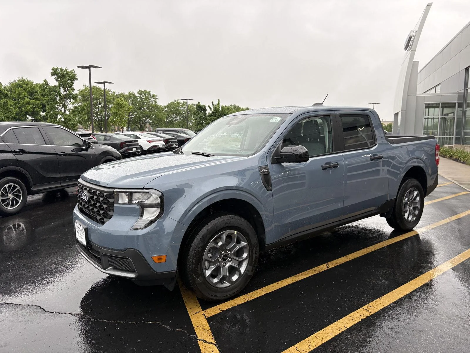 New 2026 Azure Gray Metallic Tri-Coat Ford XLT image 3