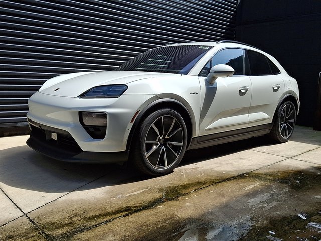 2026 Porsche Macan 4 Electric