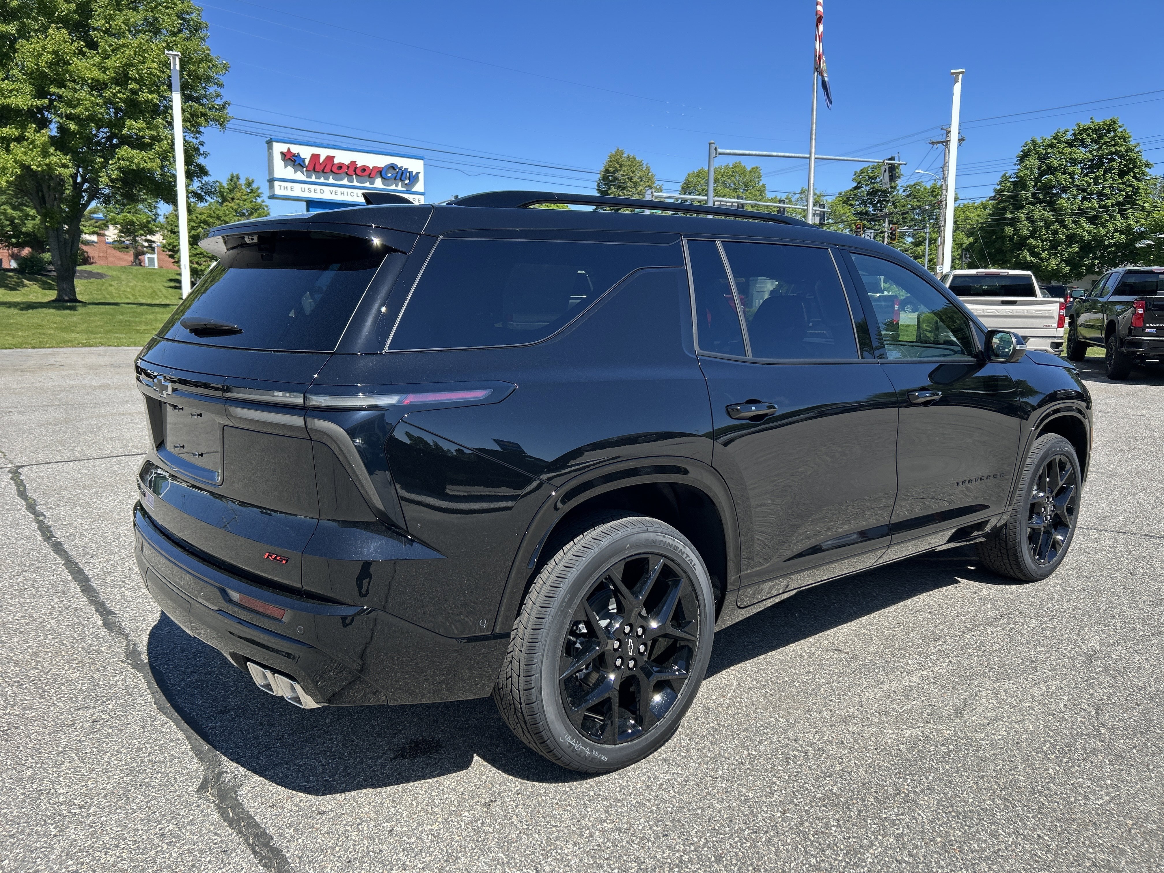 New 2026 Mosaic Black Metallic Chevrolet RS image 2