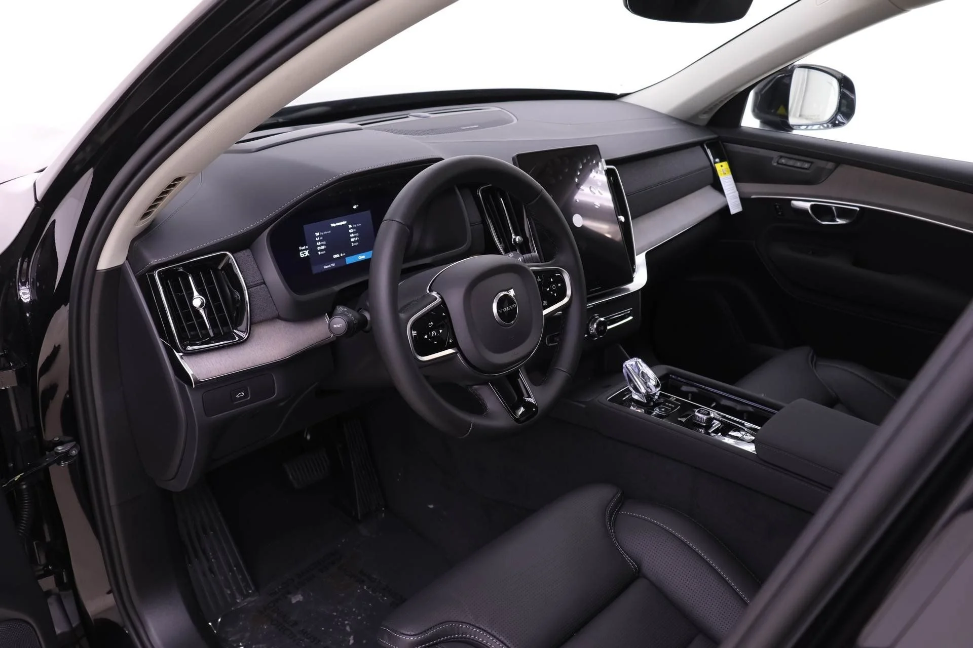 New 2026 Onyx Black Volvo Ultra image 6