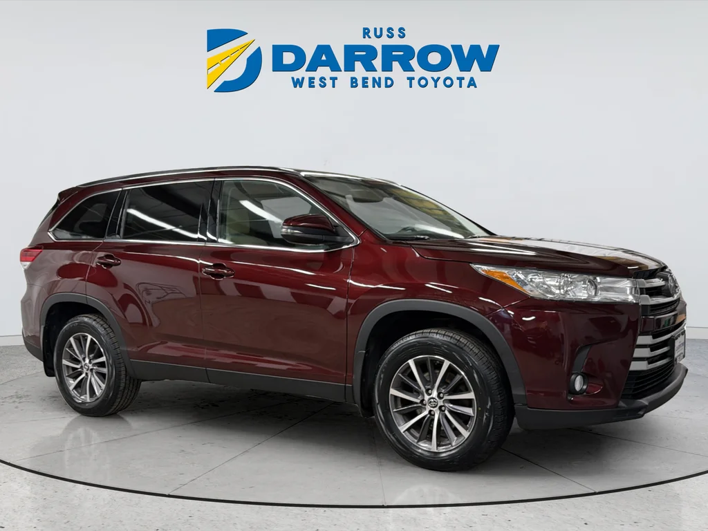 Used 2019 Red Toyota XLE image 6