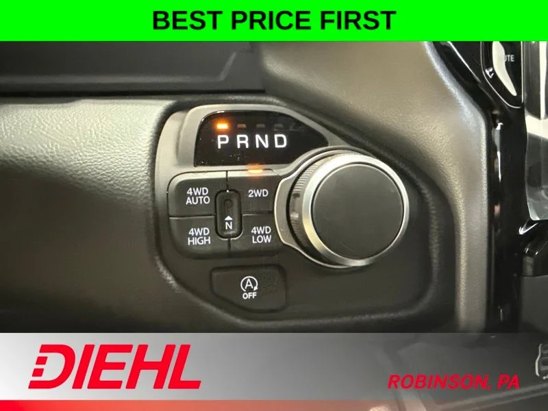 New 2026 Diamond Black Crystal Pearl-Coat Exterior Paint RAM Big Horn/Lone Star image 32