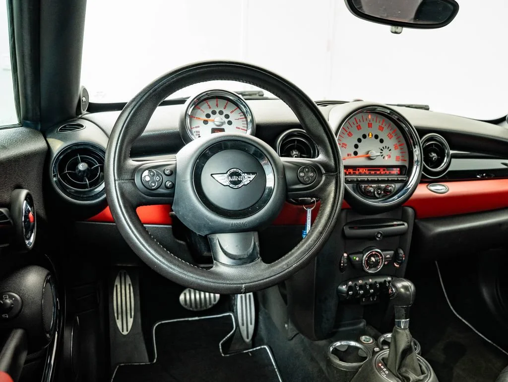 Used 2012 Chili Red MINI  image 41