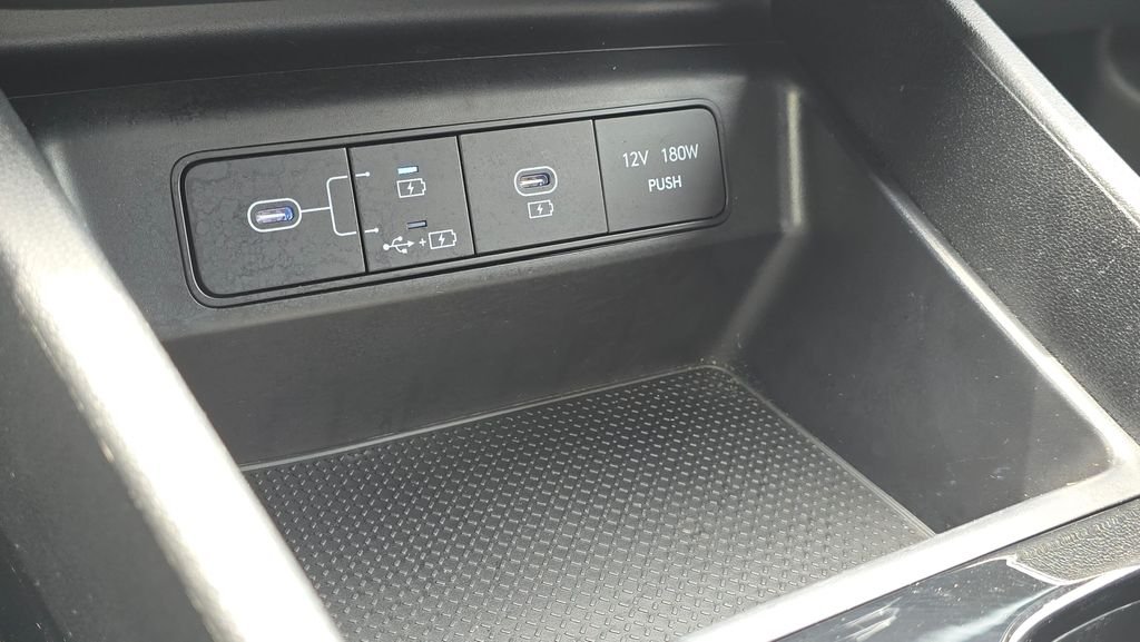 Used 2025 Atlas White Hyundai SEL image 32