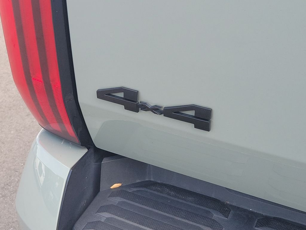 Used 2022  Toyota SR5 image 9