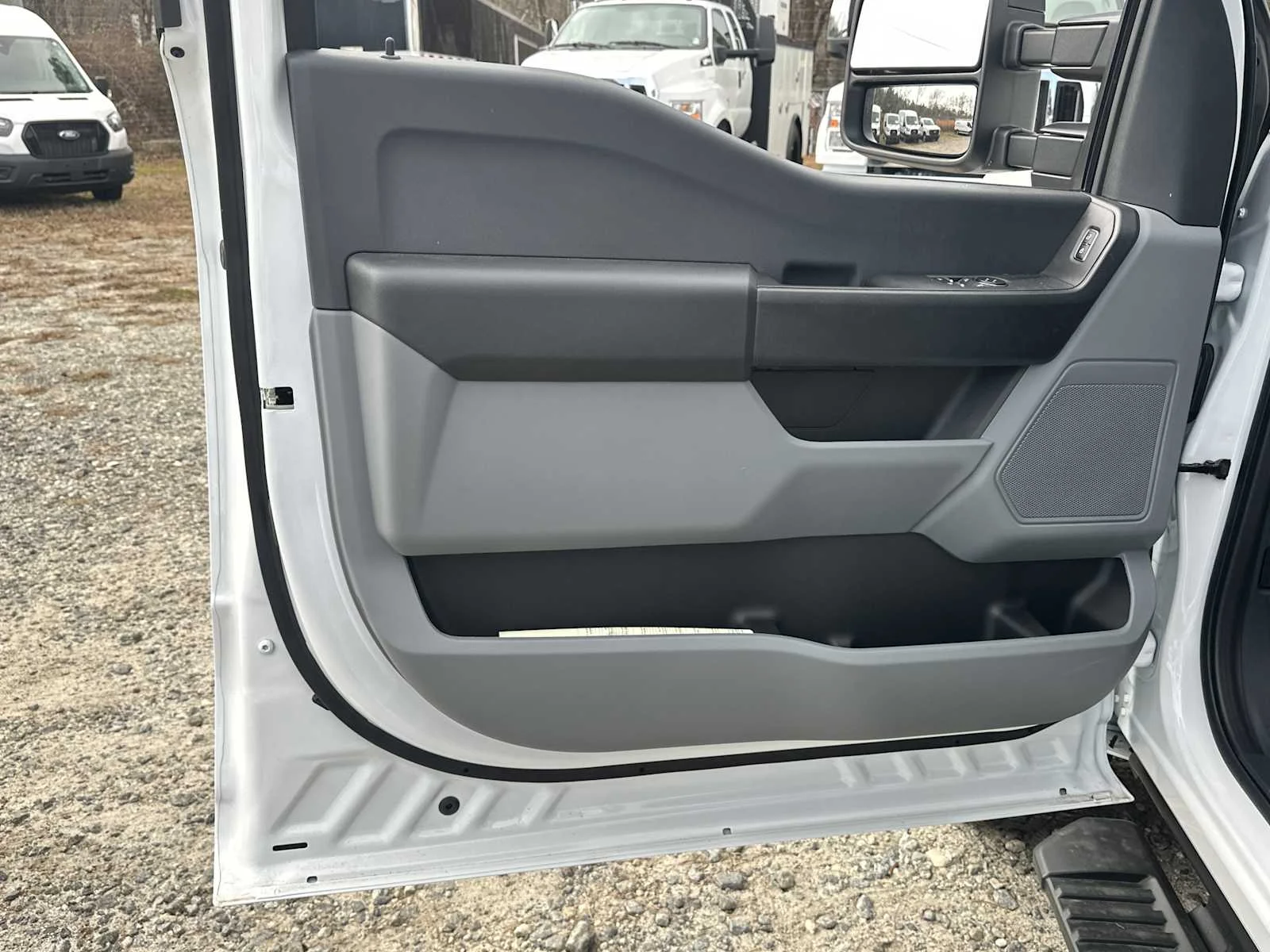 2025 Ford F-350 Super Duty Chassis Cab XL - Photo 11