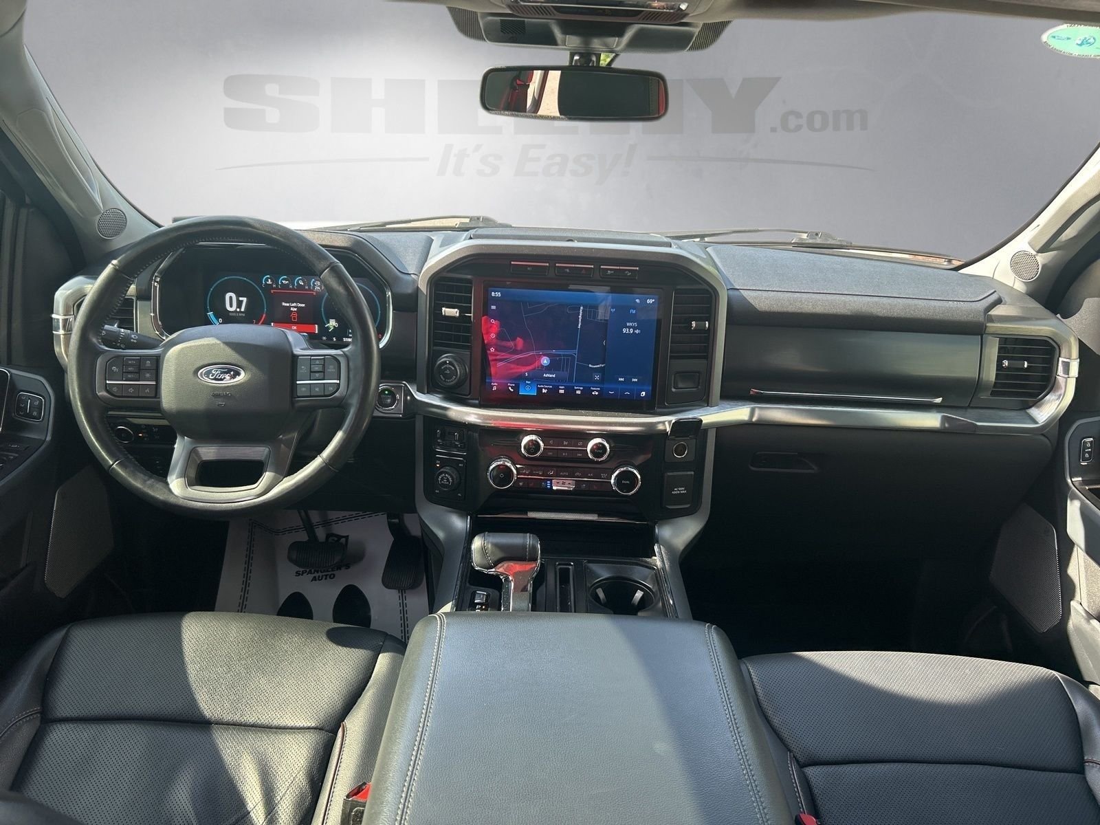 Used 2023  Ford Lariat image 3