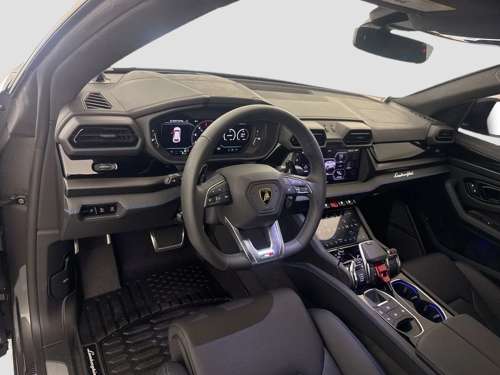 2025 Lamborghini Urus SE - Photo 9