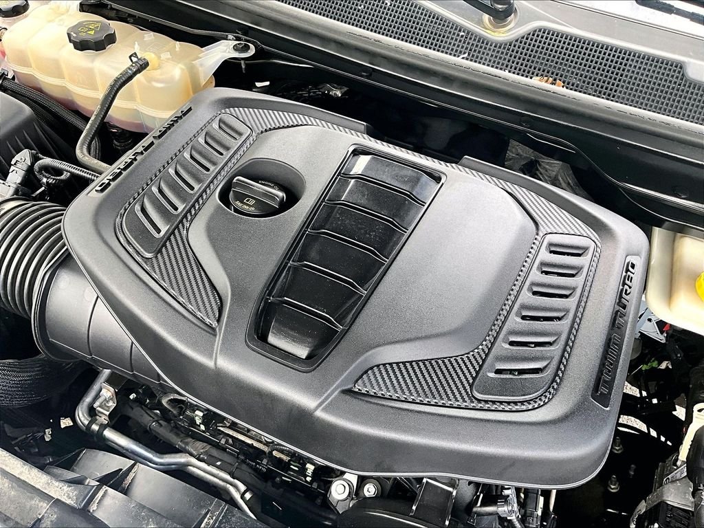 Used 2024 Gray Jeep Base image 35