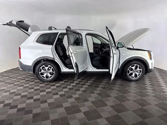 Used 2020 White Kia EX image 15