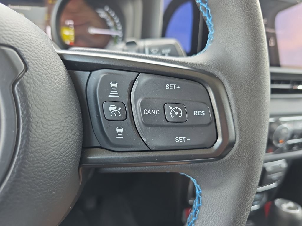 Used 2025 White/off-white Jeep Rubicon 4xe image 20