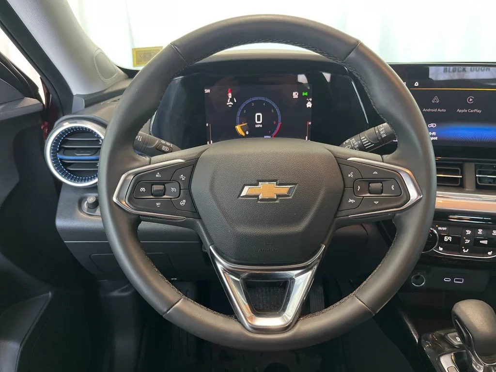 Used 2025 Red Chevrolet LT image 5
