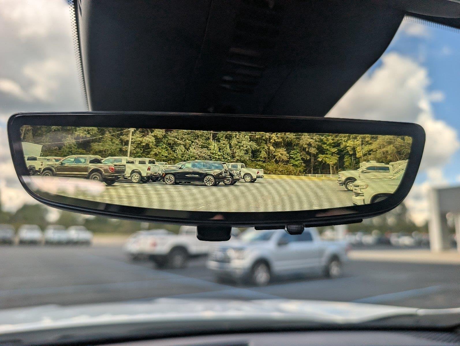 New 2027 Summit White GMC Elevation image 19