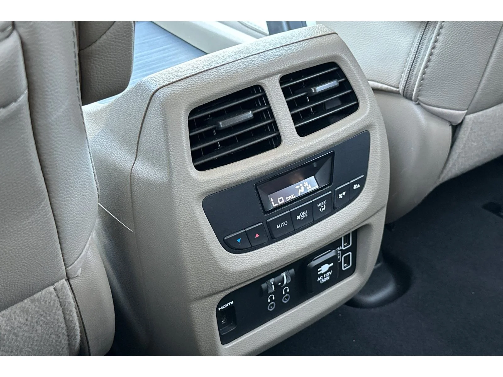 Used 2019 White Diamond Pearl Honda EX-L w/Navi & RES image 41