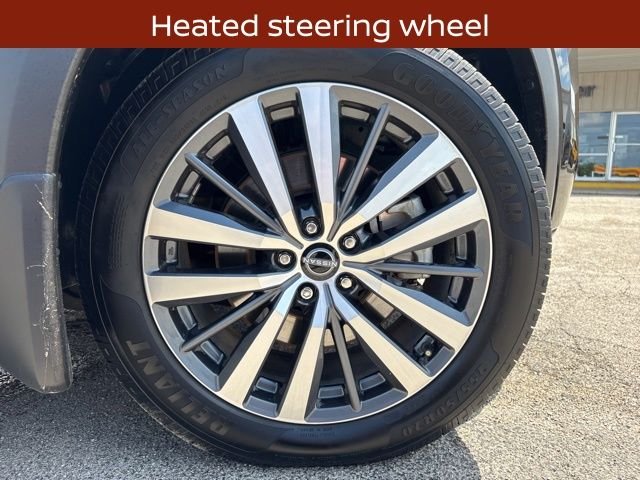 Certified Used 2022 Black Nissan Platinum image 17