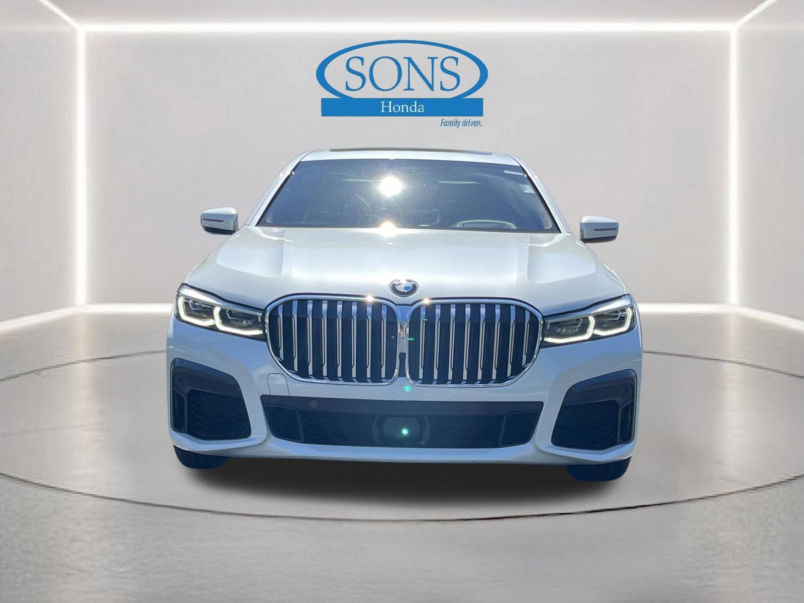 Used 2021 Mineral White Metallic BMW 750i xDrive image 33