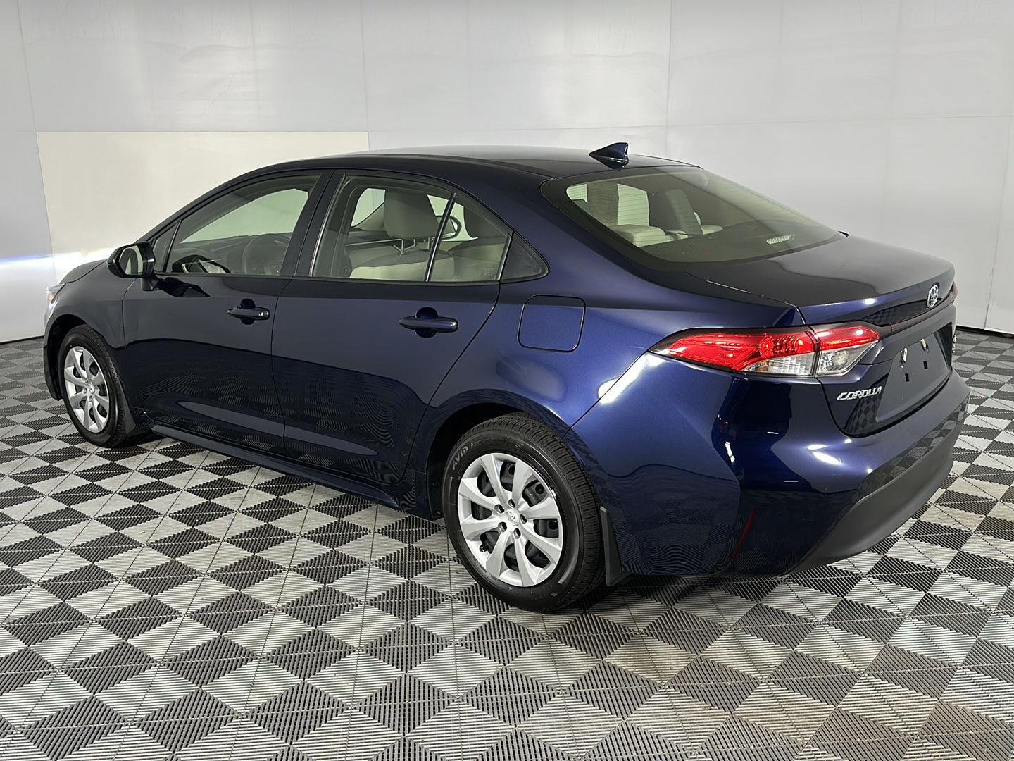 Certified Used 2025 Blueprint Toyota Hybrid LE image 19