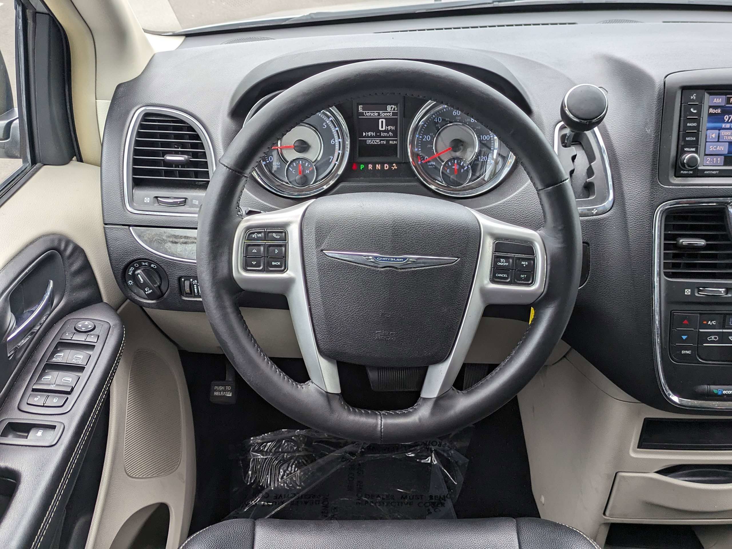 Used 2014 Silver Chrysler Touring image 16