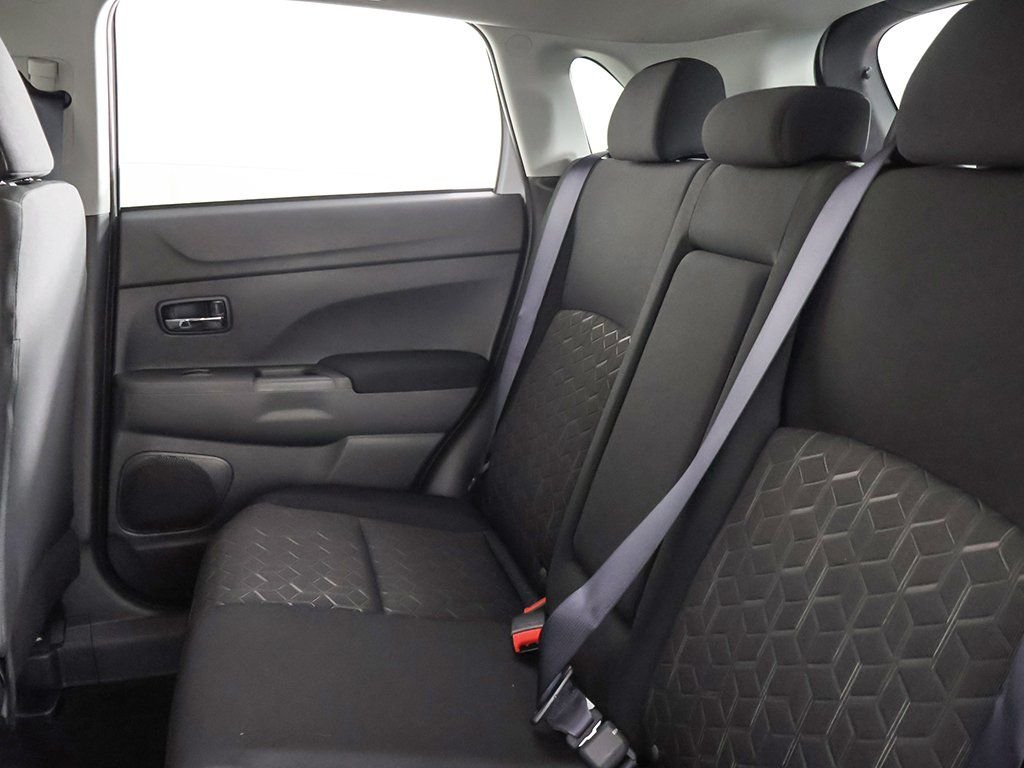 2025 Mitsubishi Outlander Sport ES - Photo 25