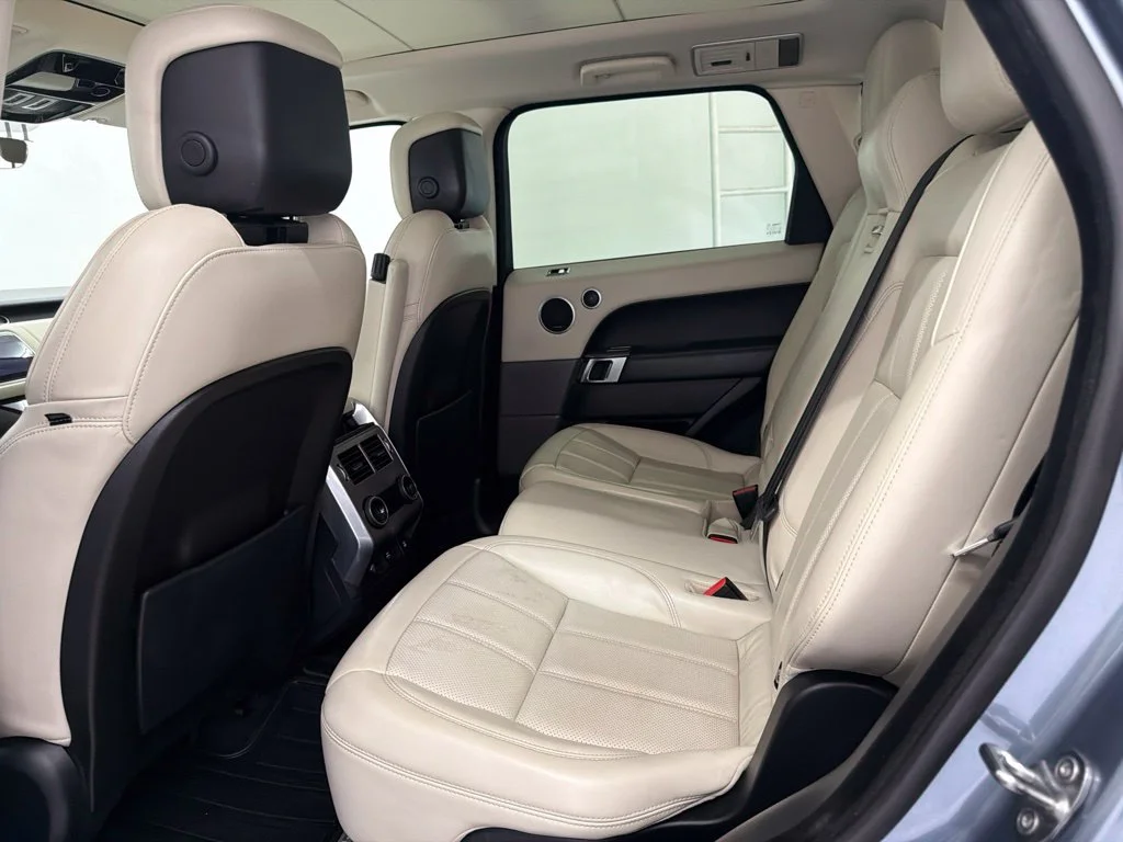 Used 2020 Blue Land Rover HSE image 23