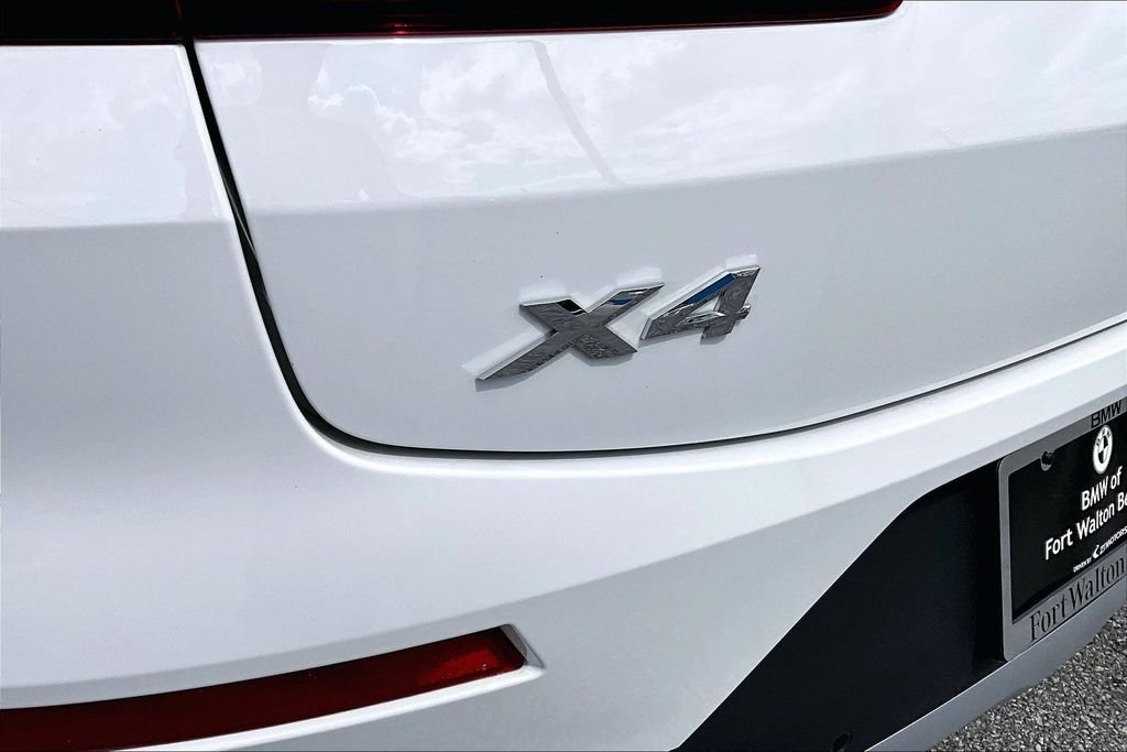 Used 2025 White BMW xDrive30i image 26