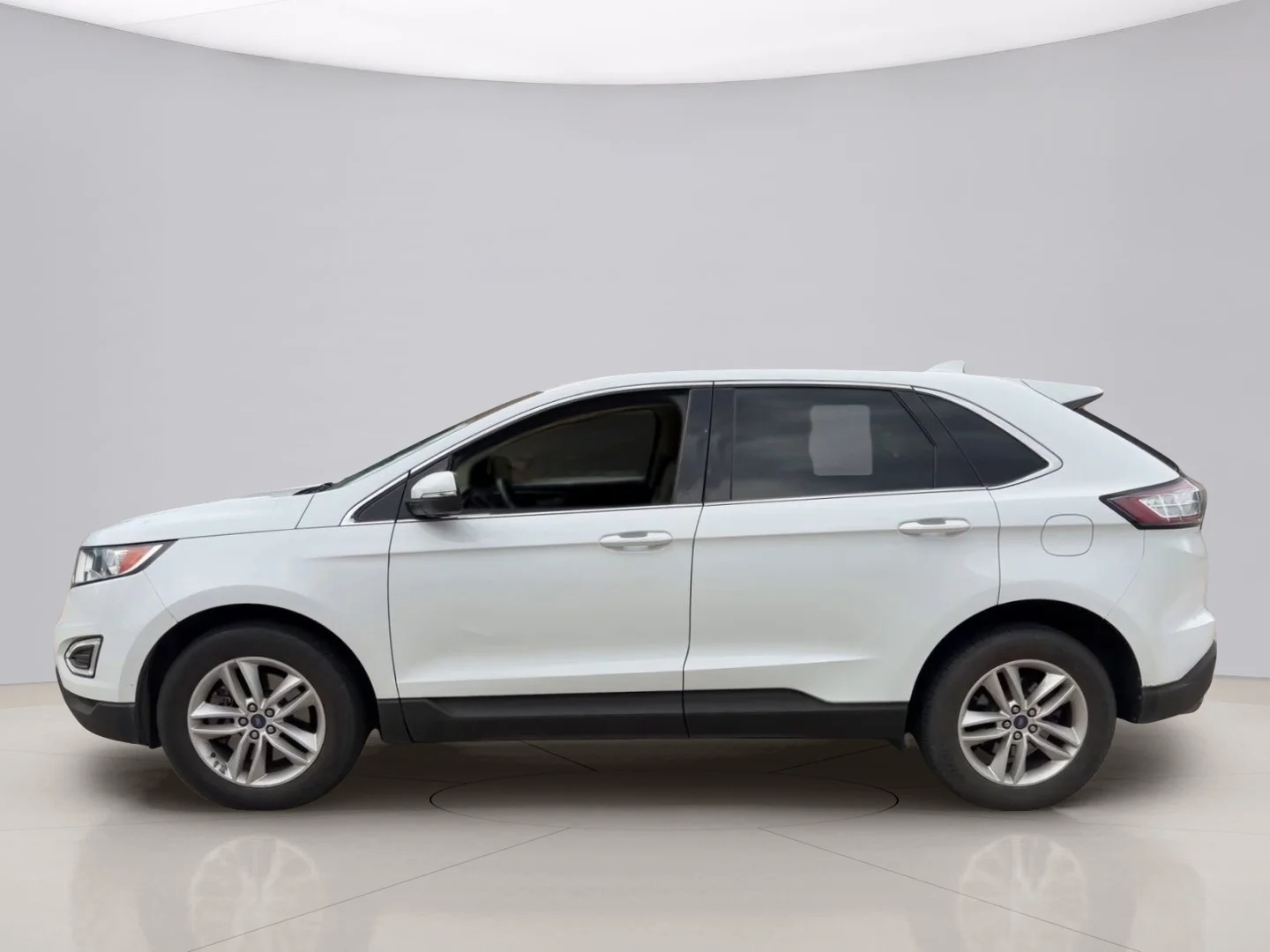 Used 2016 White Ford SEL image 2