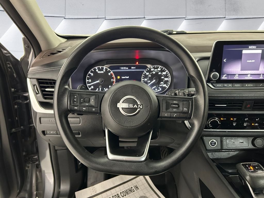 Used 2023 Gray Nissan S image 9