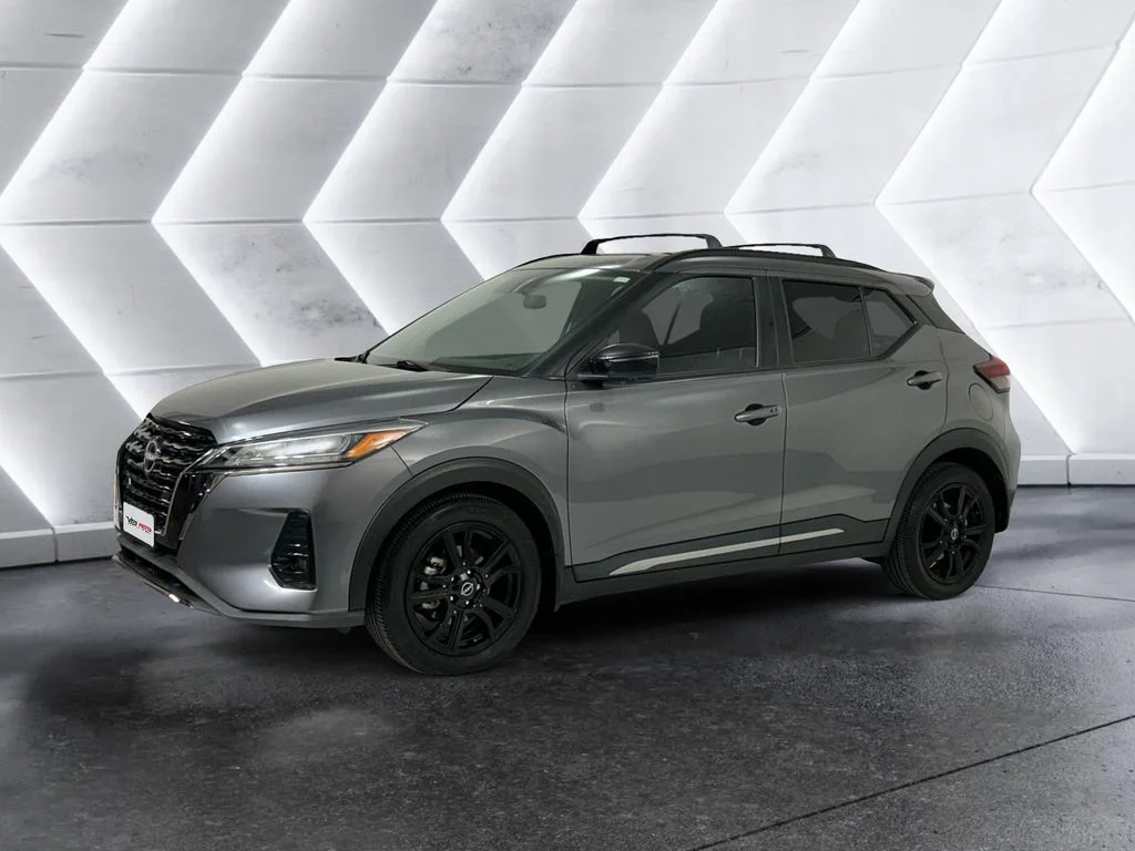 Used 2024 Gray Nissan SR image 3