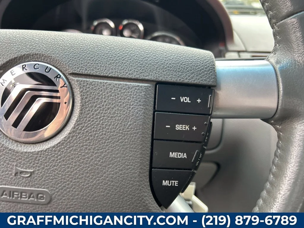 Used 2007  Mercury Base image 18
