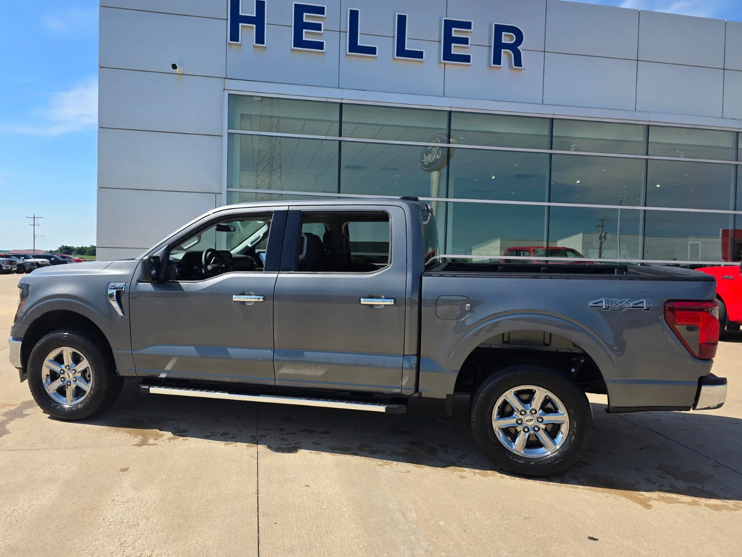 Used 2025 Carbonized Gray Metallic Ford XLT image 3