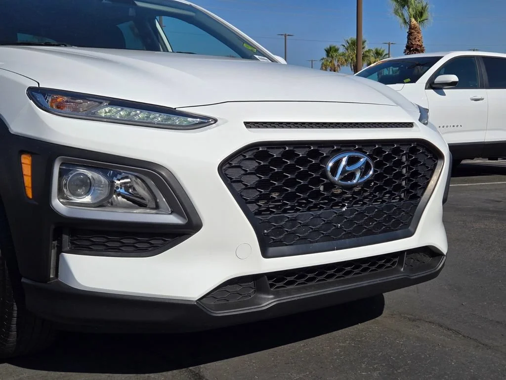 Used 2021 Lunar White Hyundai SE image 8